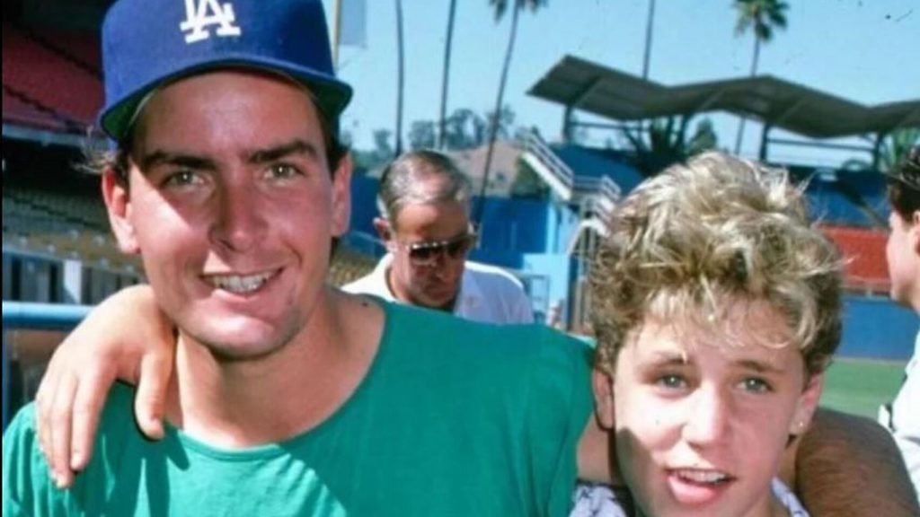 Charlie Sheen Es Acusado De Violaci N Al Actor Corey Haim En El Rodaje