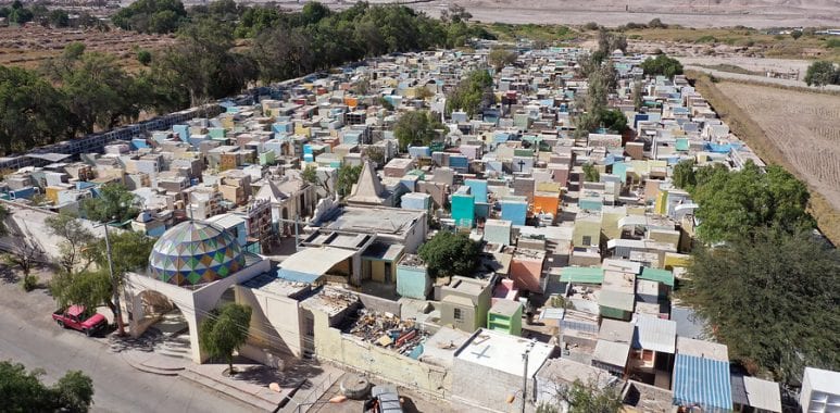 Noticias Chile | Cementerio de Calama al borde del colapso , alcalde dice que tendrán que realizar mas nichos