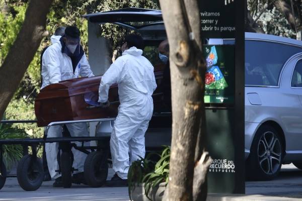 Noticias Chile | Cementerio de Calama al borde del colapso , alcalde dice que tendrán que realizar mas nichos